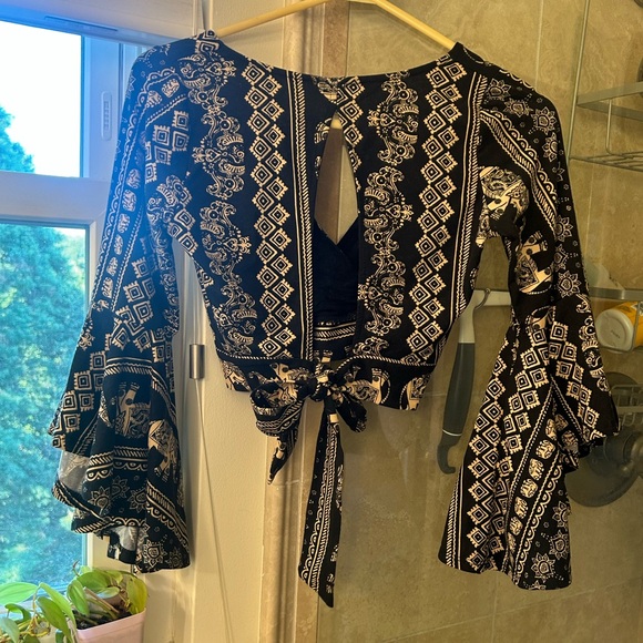 Solemio Los Ángeles Elephant Crop Top - Picture 4 of 5